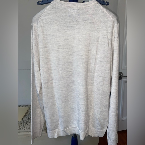 APT. 9 L white Gray Merino Wool Blend Fine Knit V-Neck Pullover Sweater - Picture 3 of 4